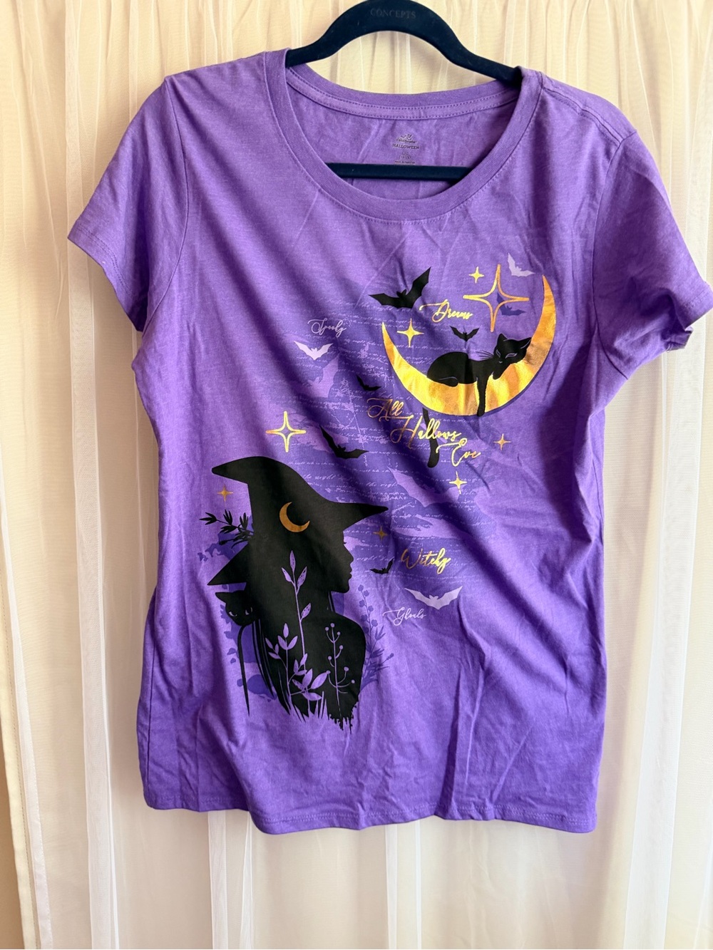 Women's Purple Short Sleeve Graphic Tee with Witch & cat Silhouette Halloween